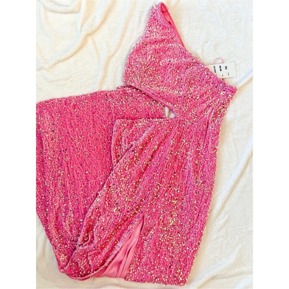 bella and bloom boutique one shoulder cut out maxi dress size medium NWT